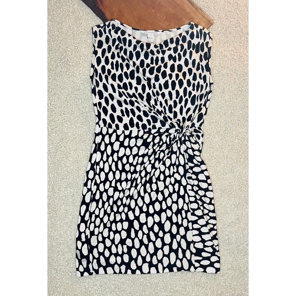 Diane Von Furstenberg %100 Silk Sleeveless Dress-10-Black And White Twist Front‎